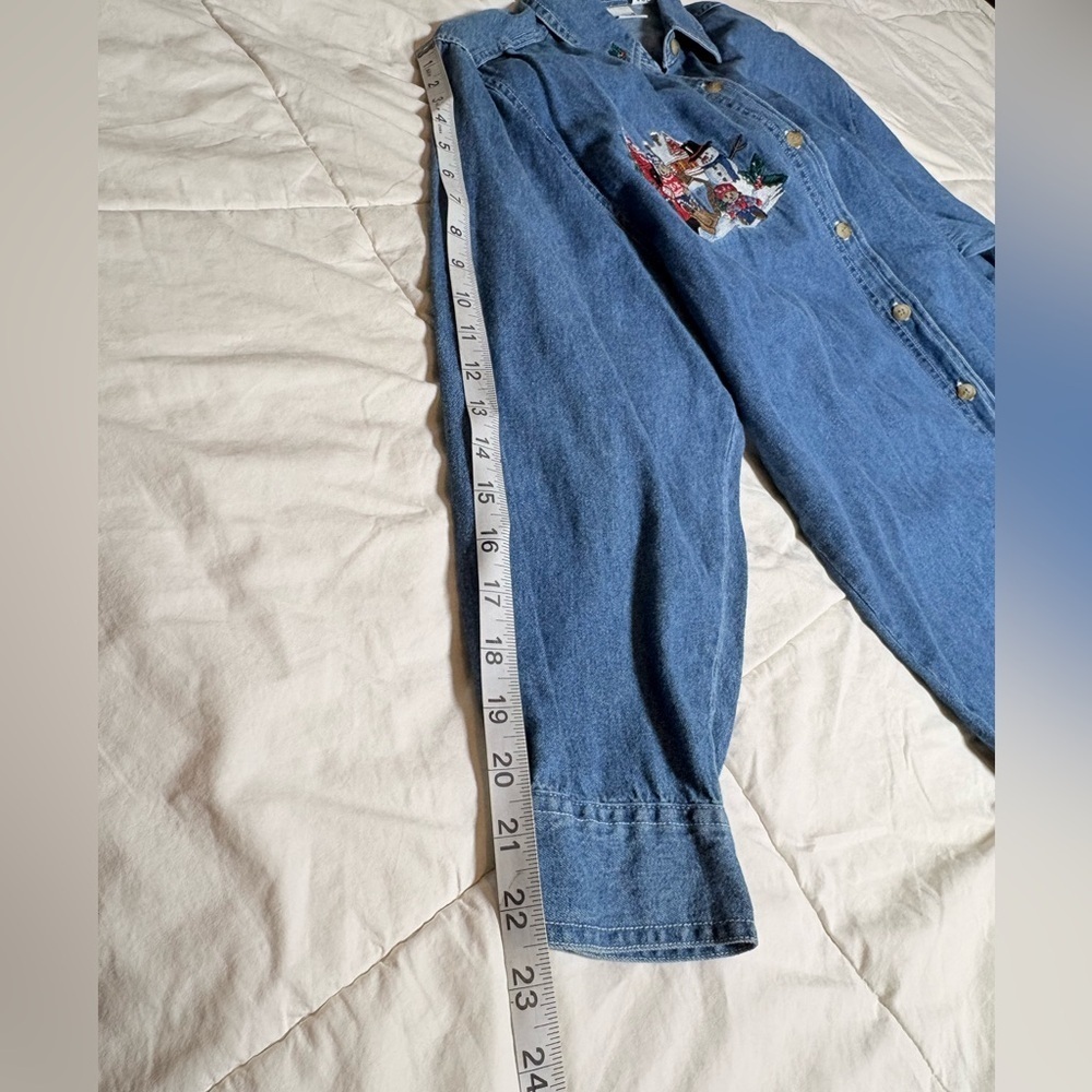 Bobbie Brooks Blue Denim Shirt with Embroidered Christmas Teddy Bears Size 18/20 - Picture 15 of 16